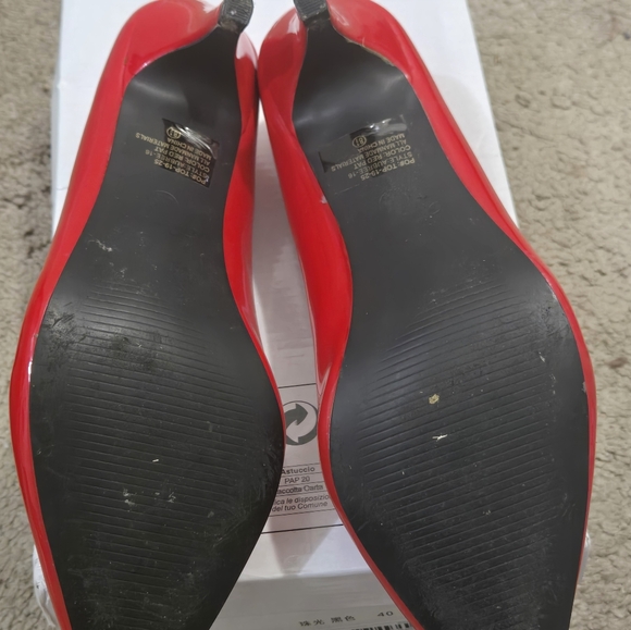 Women Shoes - Picture 5 of 8